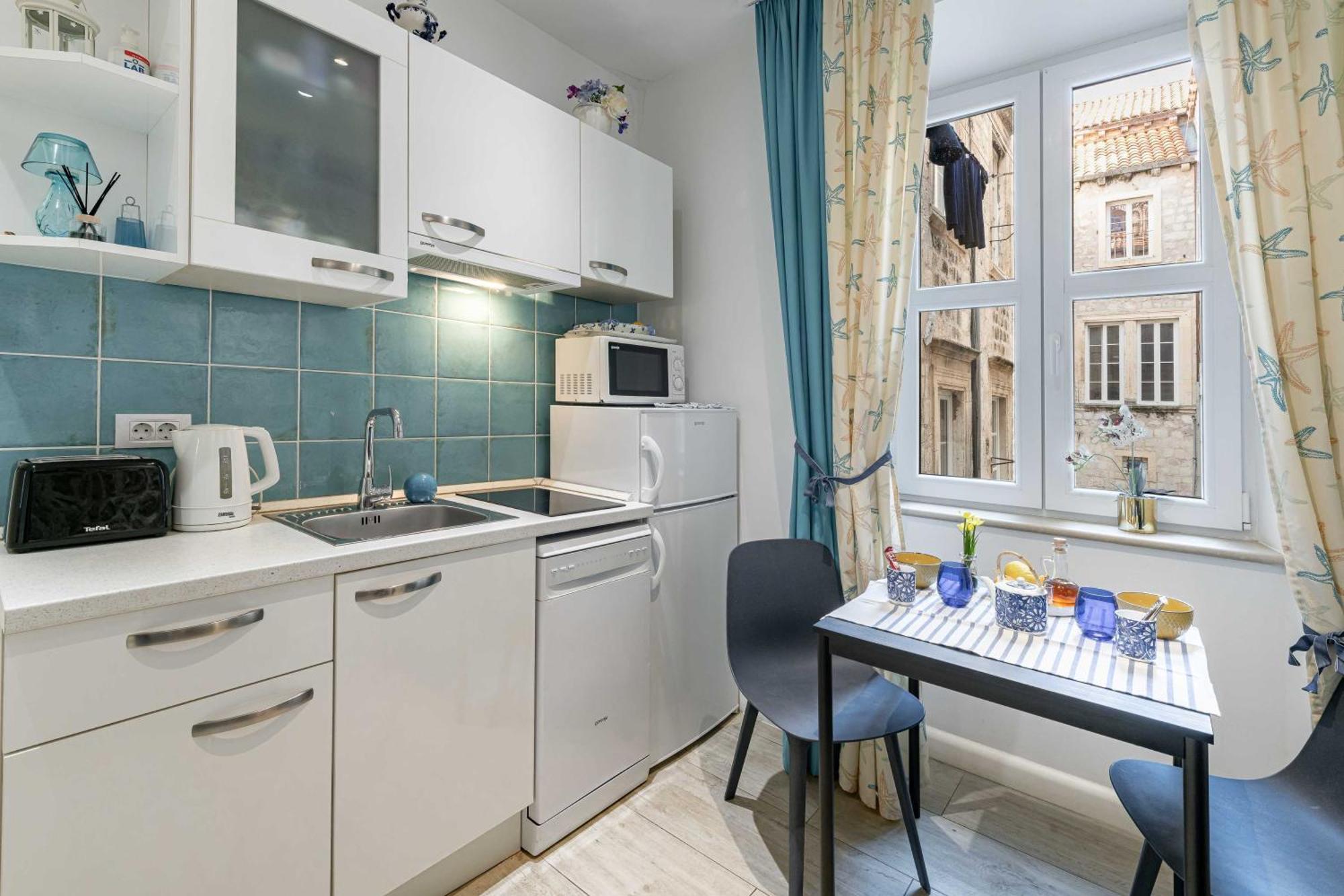 L & L Old Town Apartments ดูบรอฟนิก ภายนอก รูปภาพ