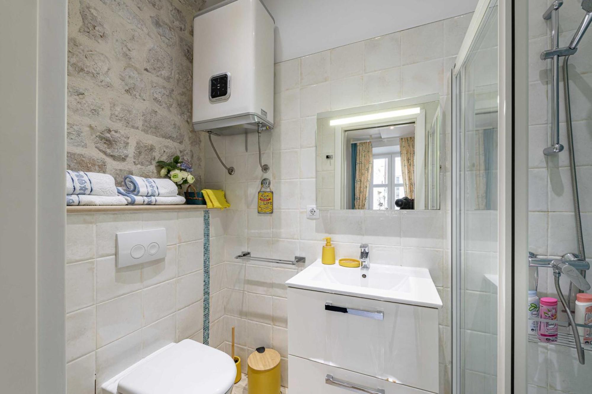 L & L Old Town Apartments ดูบรอฟนิก ภายนอก รูปภาพ